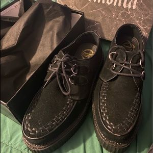 Selling a size 10.5 demonia creepers